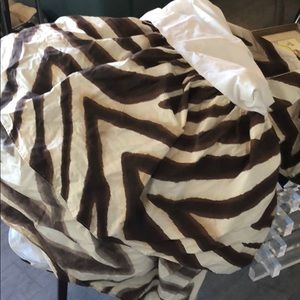 Ralph Lauren Zanzibar Queen size dust ruffle